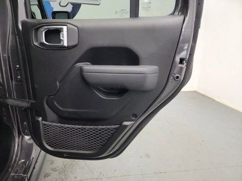 New 2025 Jeep Wrangler Unlimited Rubicon image 25