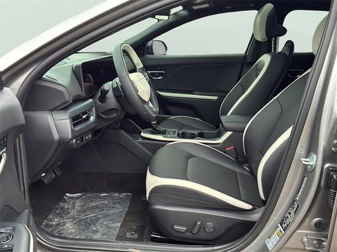 New 2025 Kia K4 GT-Line image 13