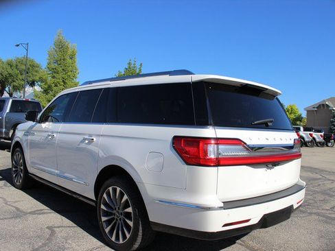 Used 2019 Lincoln Navigator L Select AWD/4WD image 3