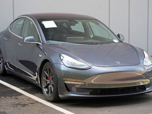 Used 2018 Tesla Model 3 Long Range RWD image 54