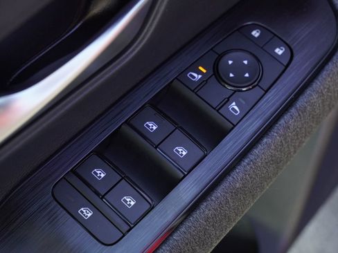 New 2026 Nissan Kicks SV image 9