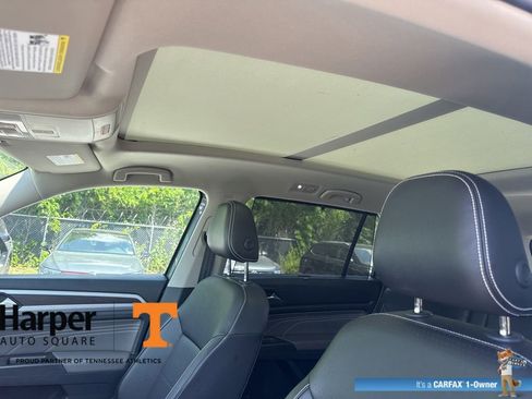 Used 2023 Volkswagen Atlas SE w/ Panoramic Sunroof Package FWD image 19