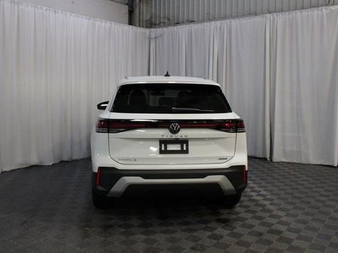 New 2026 Volkswagen Tiguan SE image 25