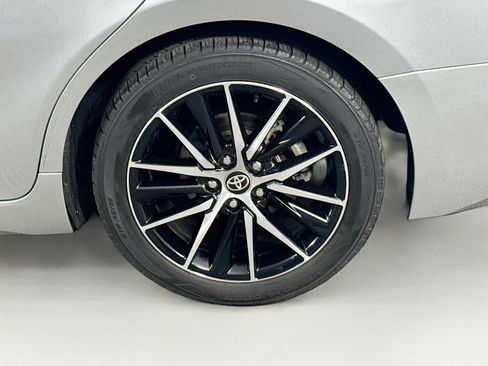 Used 2021 Toyota Camry SE FWD image 9