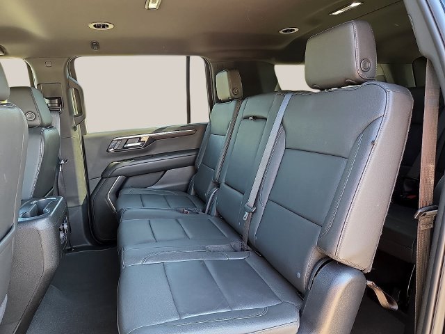 Certified 2025 Chevrolet Suburban LT AWD/4WD image 14