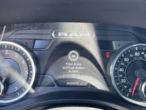 Used 2023 RAM 1500 Laramie AWD/4WD image 14