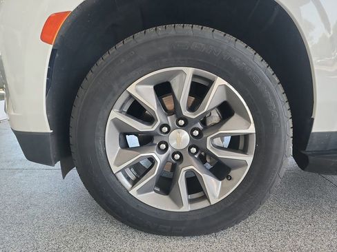 Certified 2023 Chevrolet Suburban LS AWD/4WD image 31