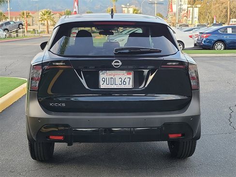 Used 2025 Nissan Kicks SV image 30