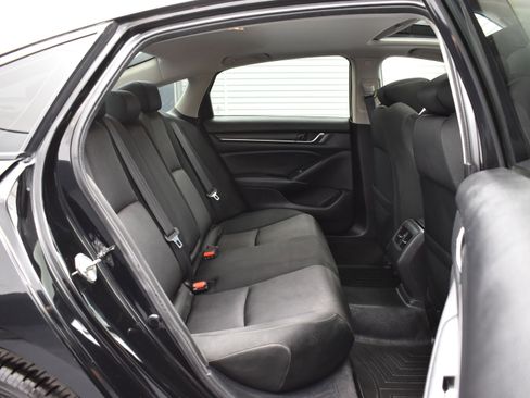 Used 2018 Honda Accord EX image 11