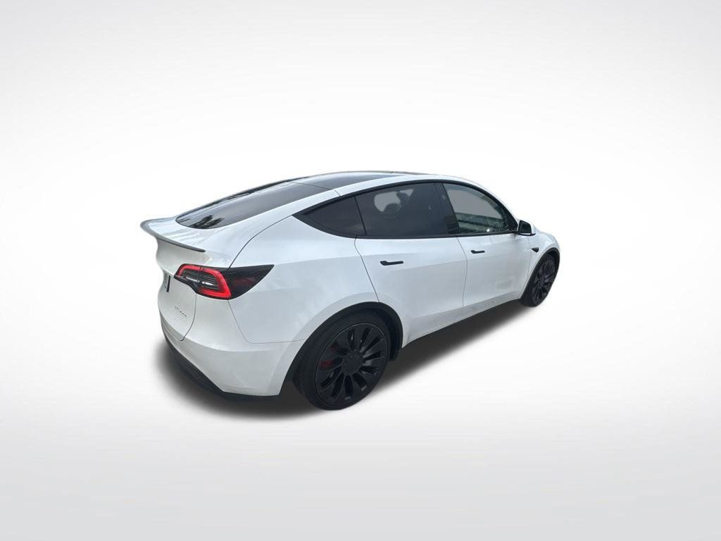 Used 2023 Tesla Model Y Performance AWD/4WD image 2
