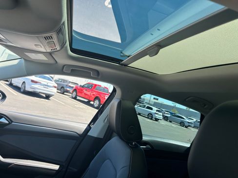 New 2026 Volkswagen Jetta SE FWD image 30