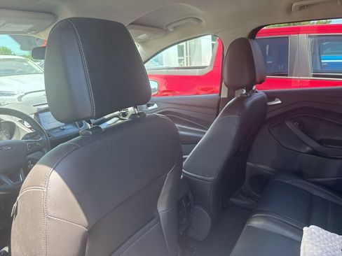 Used 2017 Ford Escape SE w/ SE Leather Comfort Package AWD/4WD image 8