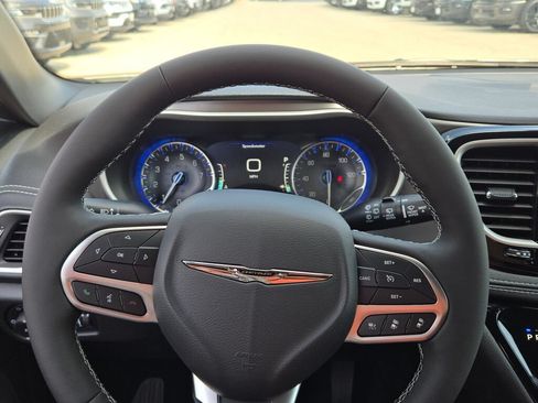 New 2026 Chrysler Pacifica Select FWD image 34