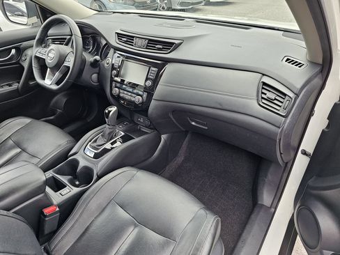 Used 2020 Nissan Rogue SL w/ Premium Package FWD image 11