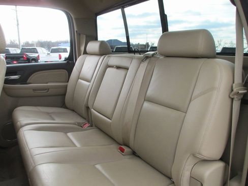 Used 2014 GMC Sierra 2500 Denali w/ Suspension Package, Off-Road image 21