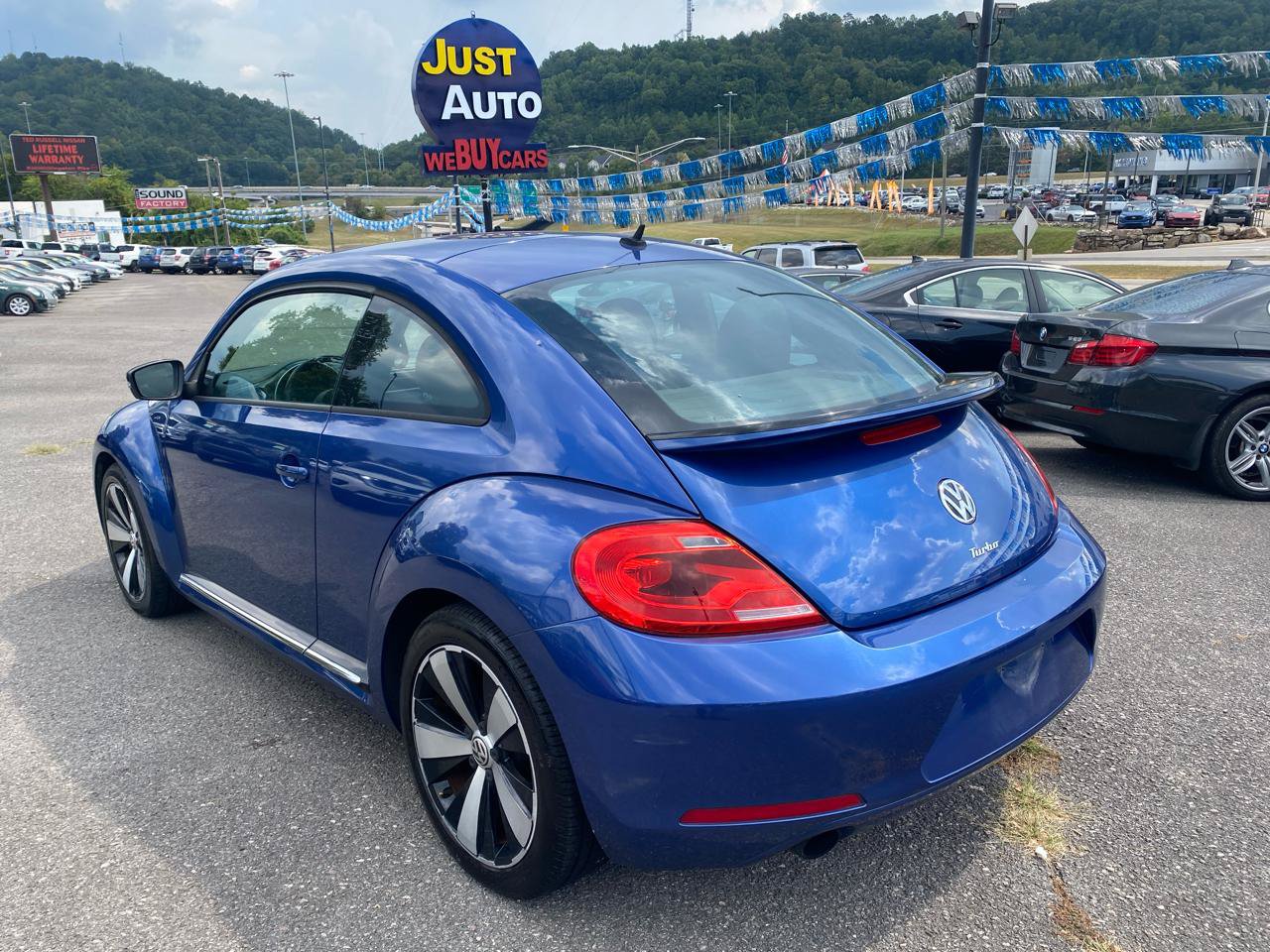 Used 2013 Volkswagen Beetle 2.0T FWD image 5