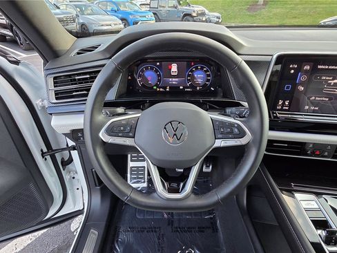 Certified 2024 Volkswagen Atlas Cross Sport SEL Premium R-Line AWD/4WD image 18