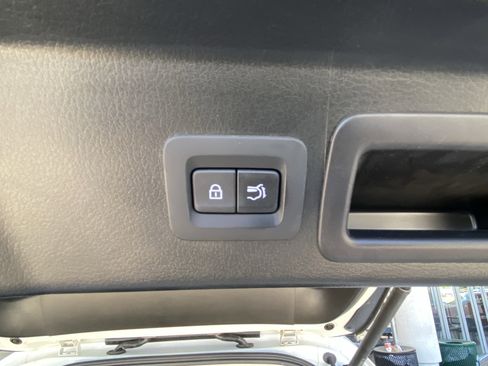 Used 2025 MAZDA CX-30 AWD 2.5 S w/ Premium Package image 17