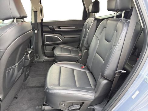 Used 2023 Kia Telluride S image 13