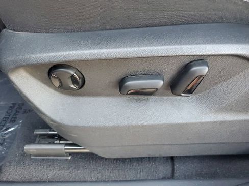 Certified 2023 Volkswagen Atlas Cross Sport SE w/ Black Wheel Package image 19