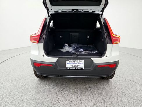 New 2026 Volvo XC40 B5 Plus w/ Climate Package AWD/4WD image 19