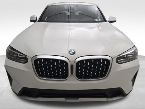 Certified 2025 BMW X4 xDrive30i w/ Premium Package image 4
