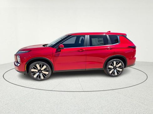 New 2026 Mitsubishi Outlander SE FWD image 3