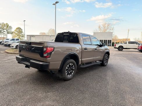 Used 2023 Nissan Titan PRO-4X w/ Pro-4x Convenience Package image 3