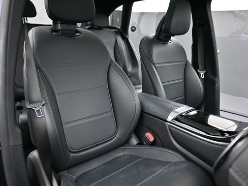 Used 2023 Mercedes-Benz GLC 300 image 21