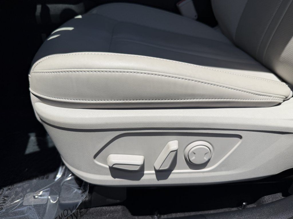 Used 2025 Kia Sorento EX AWD/4WD image 31