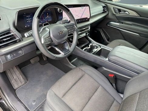Certified 2025 Chevrolet Traverse LT w/ Enhanced Driving Package FWD image 4