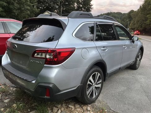 Used 2018 Subaru Outback 2.5i Limited AWD/4WD image 4