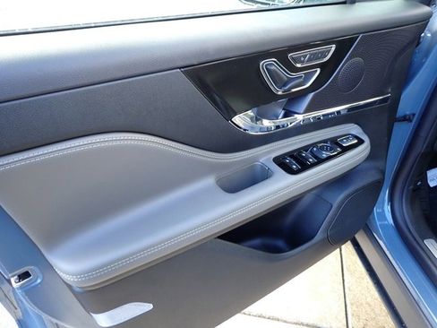 New 2026 Lincoln Corsair Premiere image 19