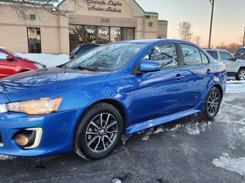 Used 2017 Mitsubishi Lancer ES image 2