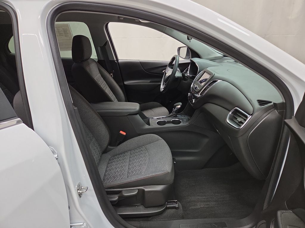 Used 2024 Chevrolet Equinox LT AWD/4WD image 12