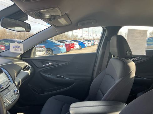 Used 2025 Chevrolet Malibu LT image 10