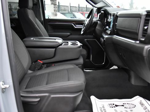 Used 2024 Chevrolet Silverado 1500 LT image 44