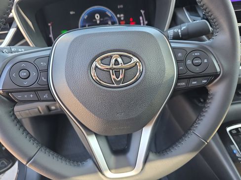 Used 2025 Toyota Corolla XLE image 18
