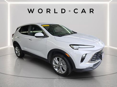 Used 2025 Buick Encore GX Preferred FWD image 1