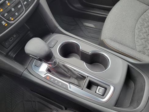 Used 2024 Chevrolet Equinox LT image 19