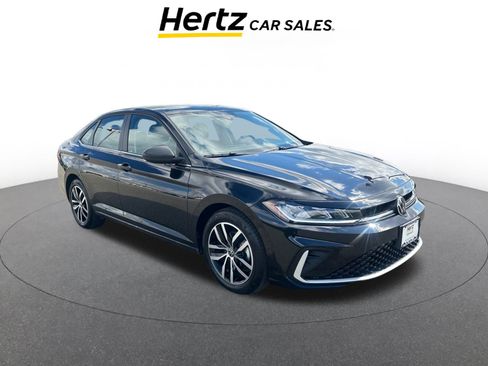 Used 2025 Volkswagen Jetta SE image 1