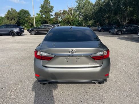 Used 2017 Lexus ES 350 w/ Ultra Luxury Package FWD image 3