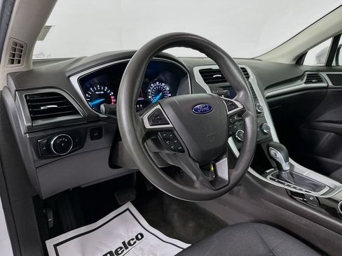 Used 2016 Ford Fusion SE FWD image 10