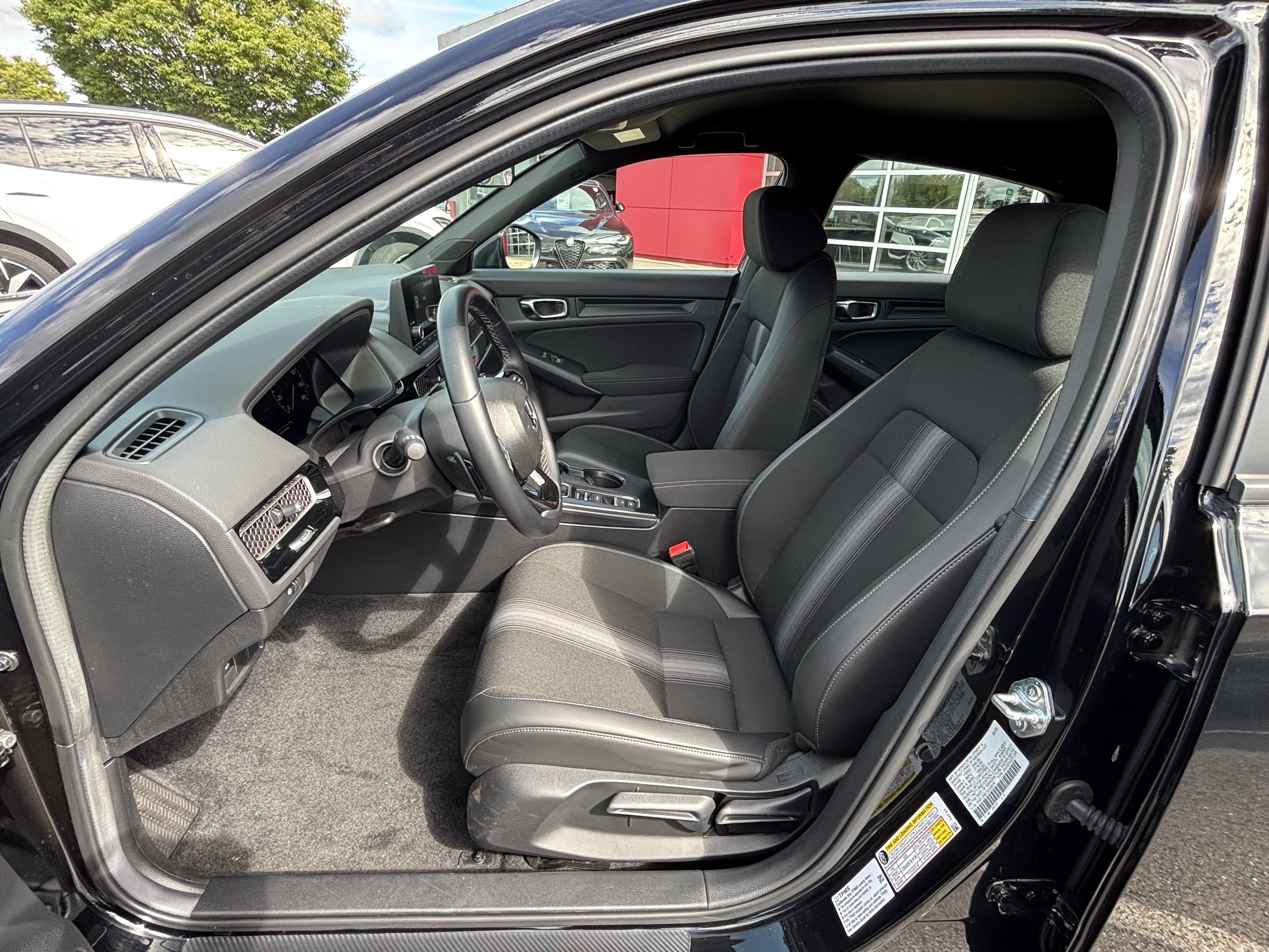 Used 2025 Honda Civic Sport image 26