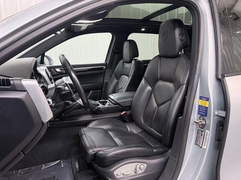 Used 2018 Porsche Cayenne Platinum Edition AWD/4WD image 13