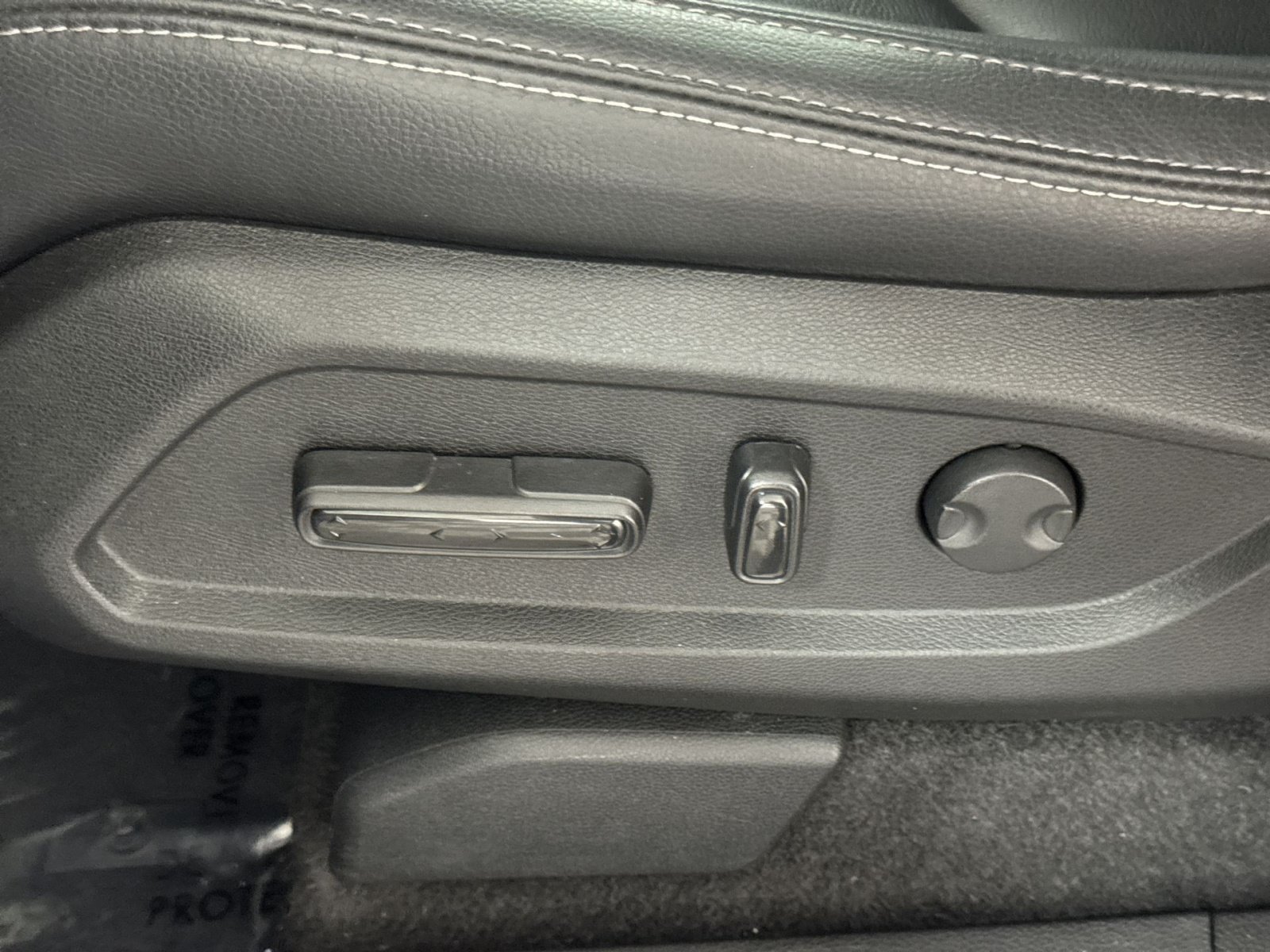 Used 2023 Honda Pilot Touring image 14