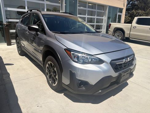 Used 2022 Subaru Crosstrek 2.0i AWD/4WD image 3