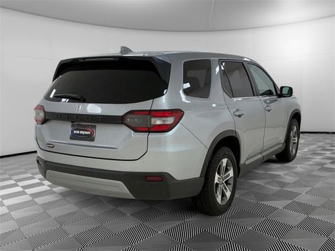 Used 2024 Honda Pilot EX-L image 3