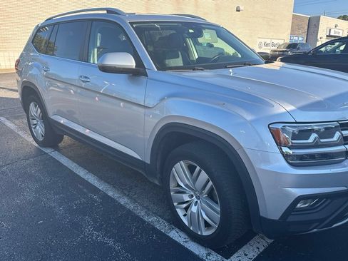 Used 2019 Volkswagen Atlas SE w/ Panoramic Sunroof Package AWD/4WD image 3