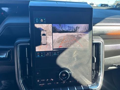 Used 2025 GMC Yukon Denali image 33